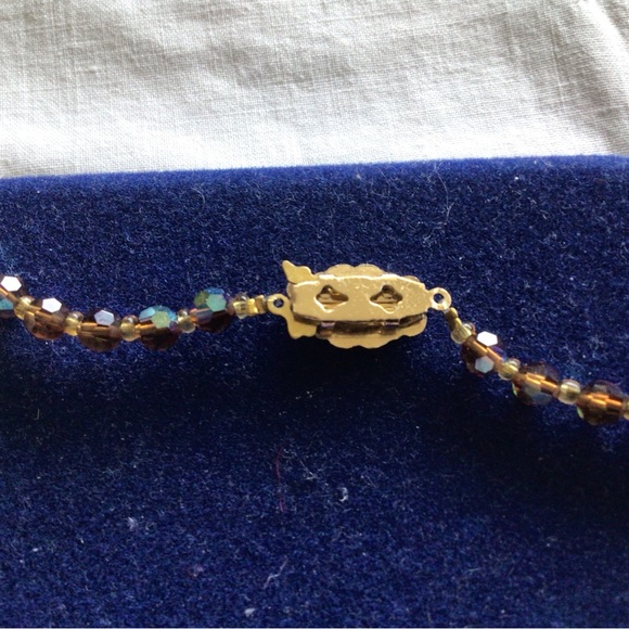 Beautiful Vintage Crystal Necklace - Picture 4 of 7